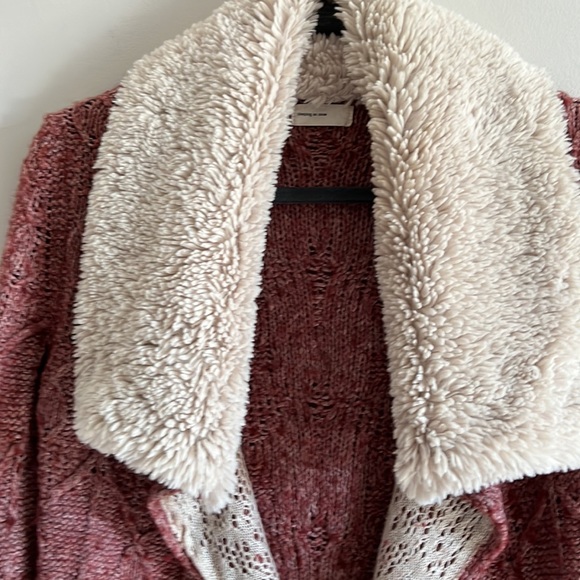 Sleeping on Snow Cable Knit Bomdurant Cardigan With Sherpa Collar - Picture 2 of 9